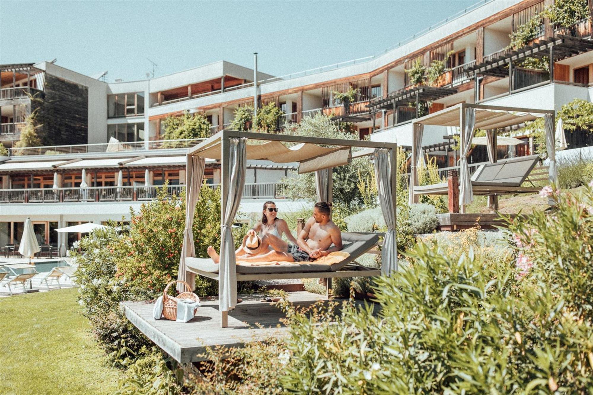Biohotel Theiner'S Garten Lana Exteriör bild